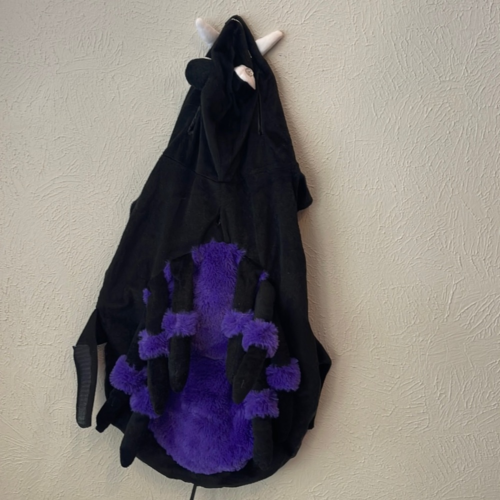 Dog Halloween black and purple spider costume. Size L. 18”. Light up eyes.